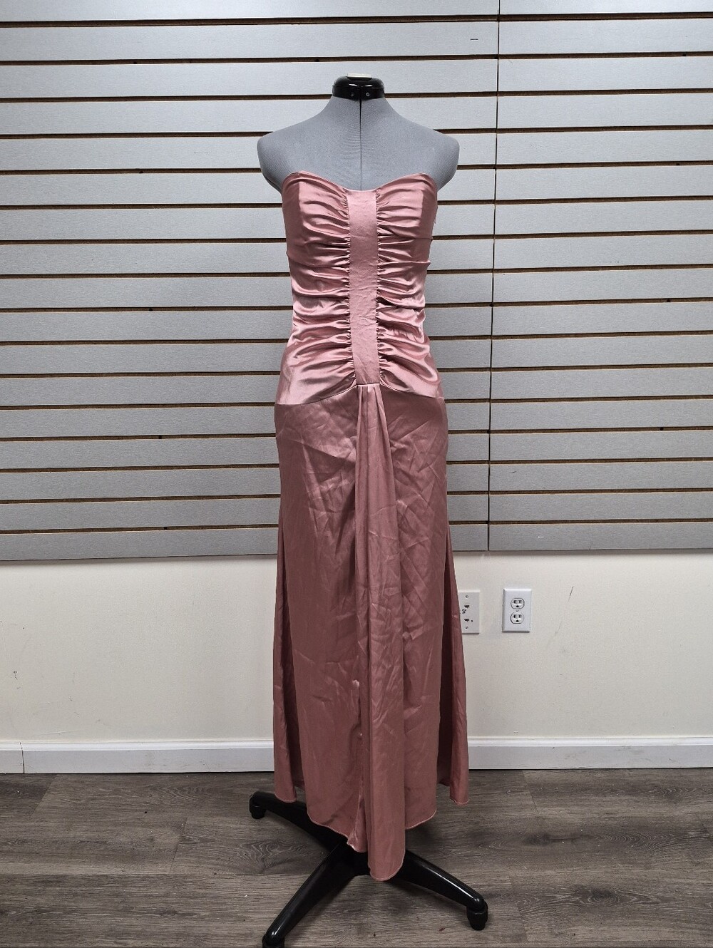 Jessica McClintock Strapless Ruched Pink Satin Evening Dress